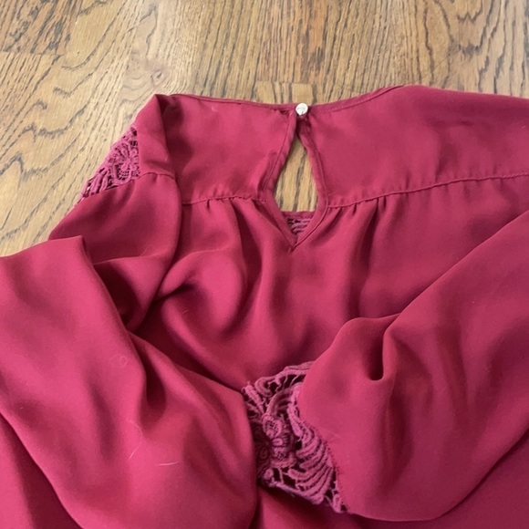 Pssst L maroon top with cut out detail - Picture 6 of 6